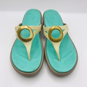 Crocs Women’s Sanrah Cream Mint Green Wedge Flip Flop Sandals Festival, Size 6